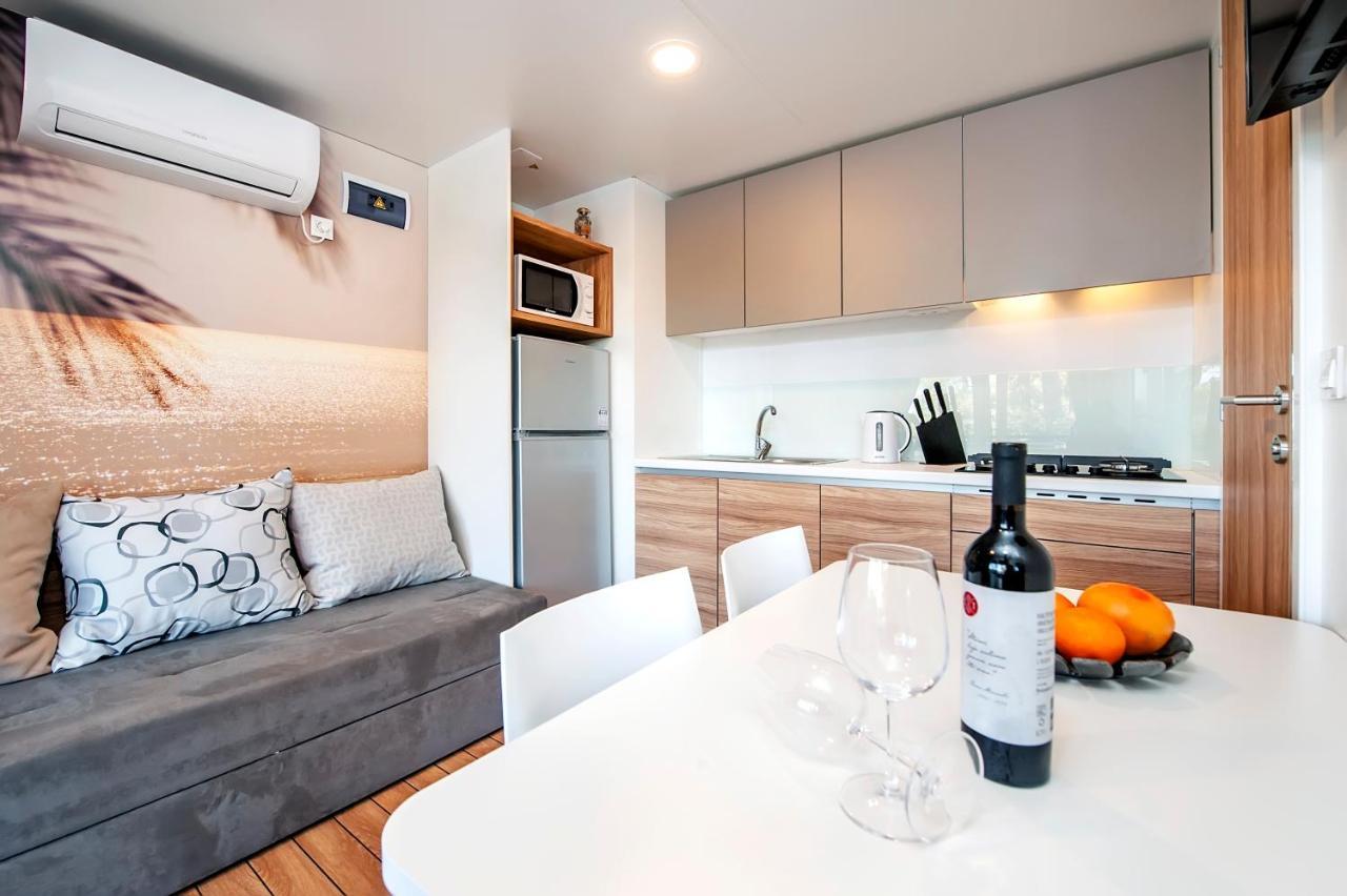 Pineta Mobile Home In Porton Biondi Camp โรวีน ภายนอก รูปภาพ